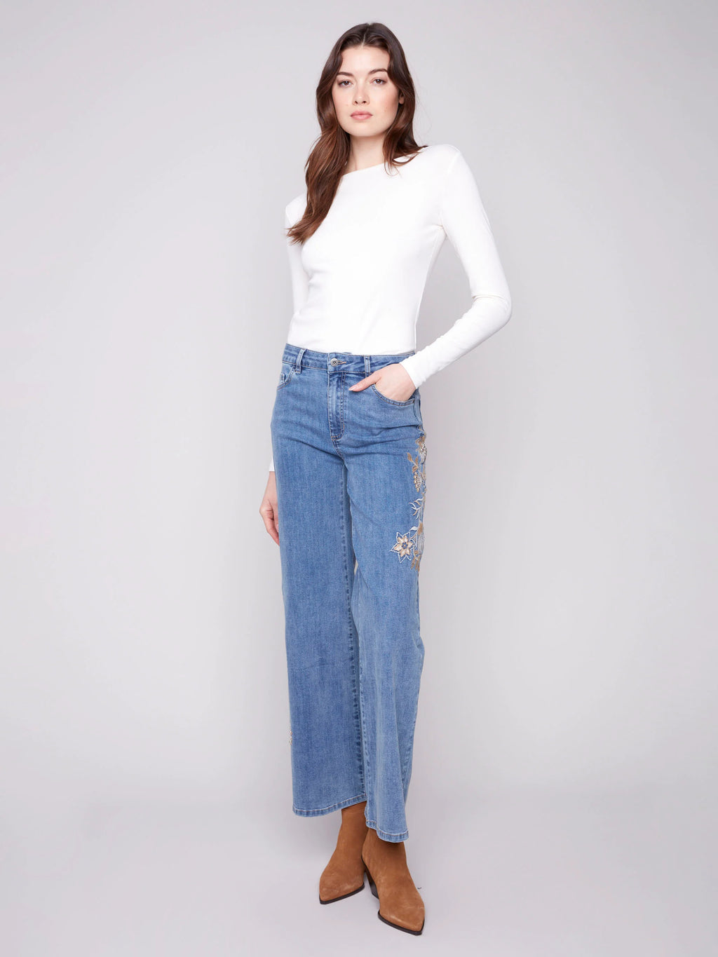 Embroidered Wide Leg Jeans With Flowers - Medium Blue